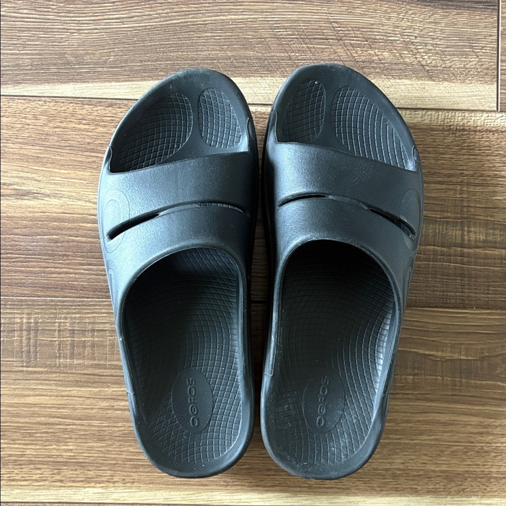 OOFOS sandals